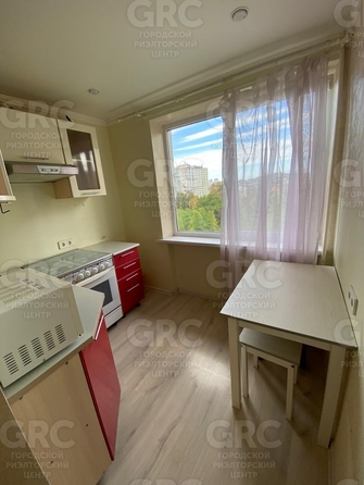 
  Продается 2-комн. квартира, 51.4 м², Туапсинская ул, д. 15
. Фото 5.