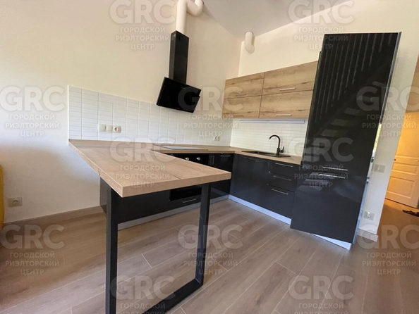 
  Продается 2-комн. квартира, 70 м², Есауленко ул, д. 4/6
. Фото 2.
