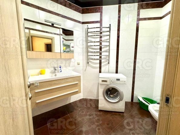 
  Продается 2-комн. квартира, 67 м², Роз ул, д. 52
. Фото 10.