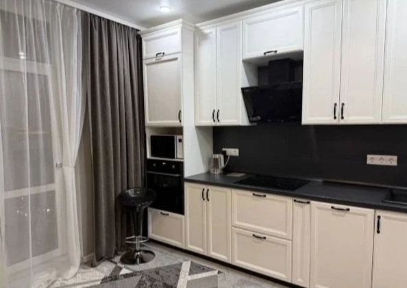 
  Продается 2-комн. квартира 64 м². Фото 1.