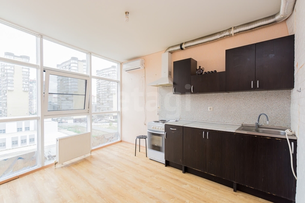 
  Продается 3-комн. квартира 77 м². Фото 1.
