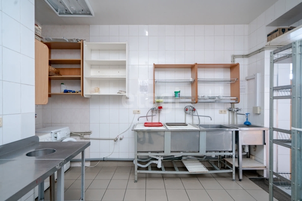 
  Сдается торговая площадь 840 м². Фото 16.