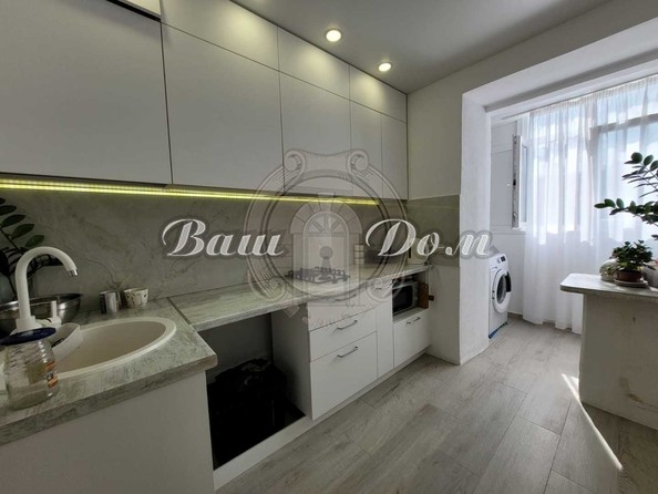 
   Продам 3-комнатную, 65 м², Свердлова ул, 30

. Фото 1.