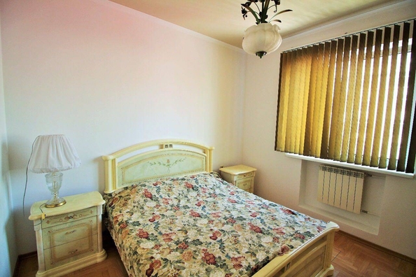 
   Продам 2-комнатную, 82 м², Волжская ул, 46

. Фото 4.