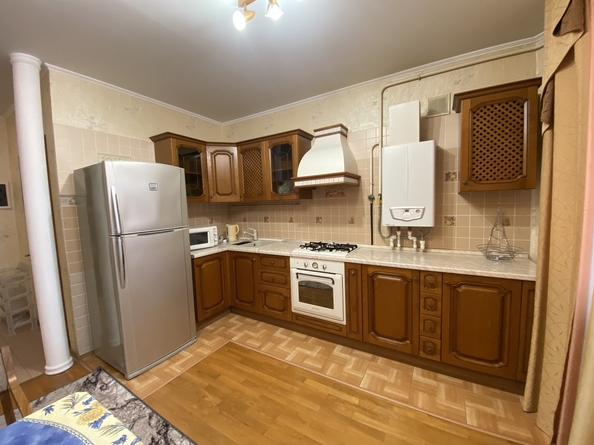 
   Продам 3-комнатную, 90 м², Краснозеленых ул, 29/12

. Фото 2.