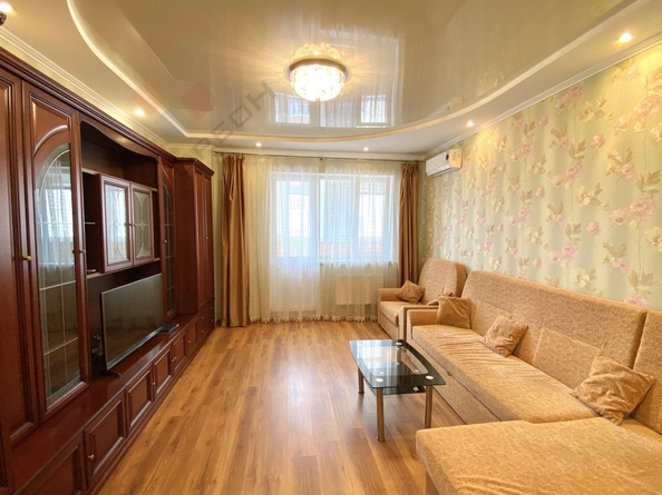 
   Продам 2-комнатную, 71.9 м², Володи Головатого ул, 172

. Фото 17.