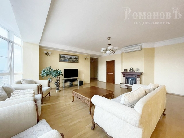 
   Продам 4-комнатную, 178.4 м², Мира ул, 282/2

. Фото 4.