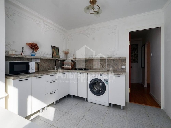 
   Продам 2-комнатную, 53 м², Героев Медиков ул

. Фото 1.