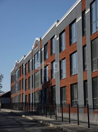 
   Продам 3-комнатную, 120 м², Подгорная ул, 1

. Фото 3.