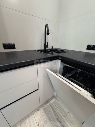 
   Продам 2-комнатную, 50 м², Тухачевского ул, 33к2

. Фото 2.