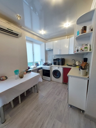 
   Продам 3-комнатную, 48.2 м², Доваторцев ул, 33

. Фото 1.