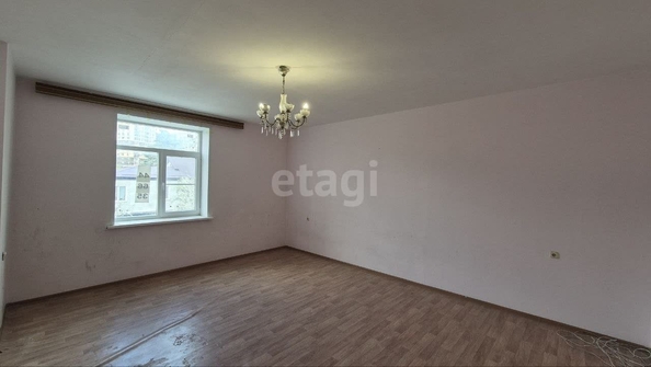 
  Продается 2-комн. квартира, 71.9 м², Осипенко ул, д. 8
. Фото 3.