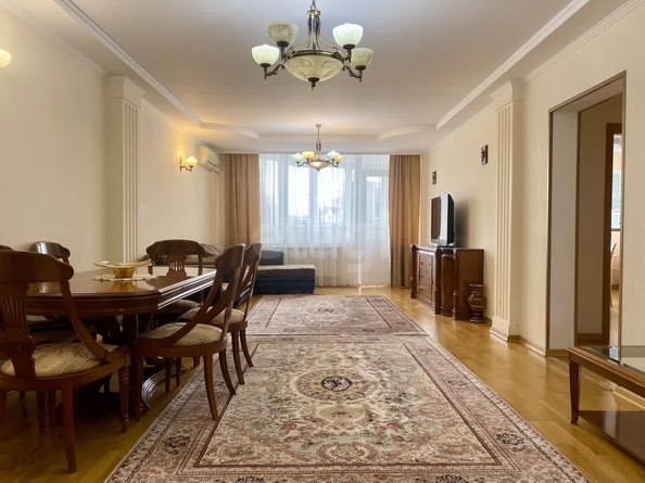 
   Продам 4-комнатную, 180 м², Ленина ул, 245

. Фото 3.