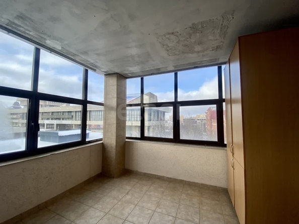 
   Продам 4-комнатную, 180 м², Ленина ул, 245

. Фото 31.