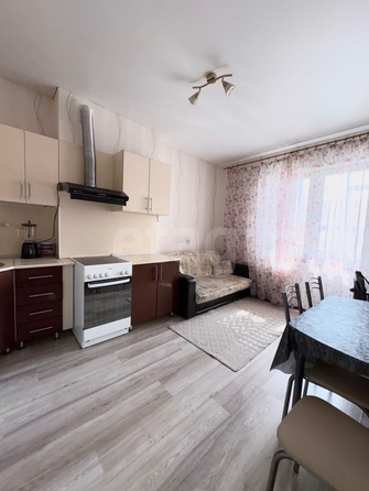 
  Продается 1-комн. квартира, 49.6 м², Черниговская ул, д. 1
. Фото 2.