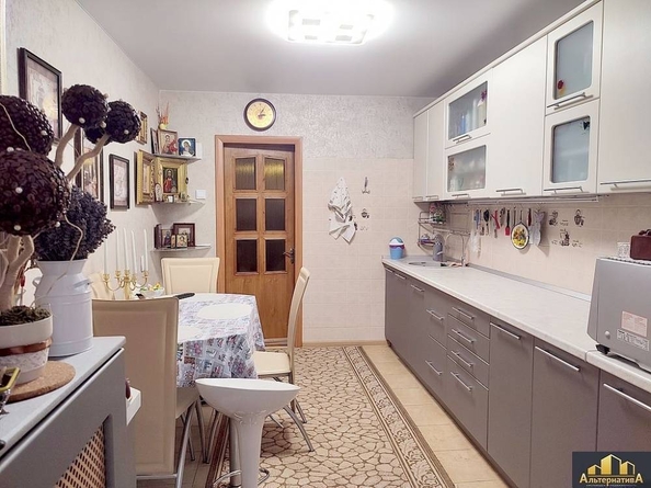 
  Продается 3-комн. квартира, 79.9 м², Островского ул
. Фото 9.