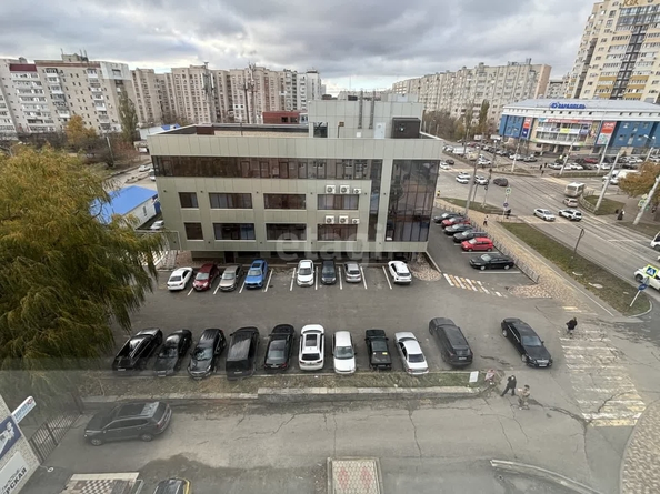 
  Продается 4-комн. квартира, 184 м², 45 Параллель ул, д. 2
. Фото 8.