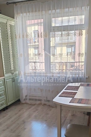 
  Продается 1-комн. квартира, 38 м², Очаровательная ул
. Фото 2.