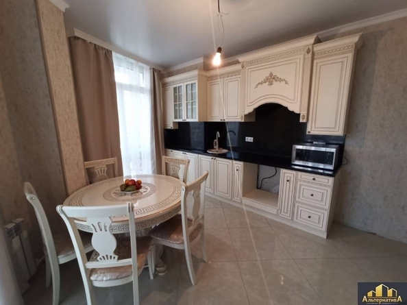 
  Продается 3-комн. квартира, 70 м², Окопная ул
. Фото 2.