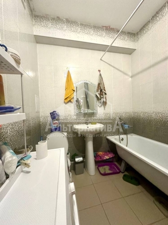 
  Продается 1-комн. квартира, 36 м², Просторная ул
. Фото 5.