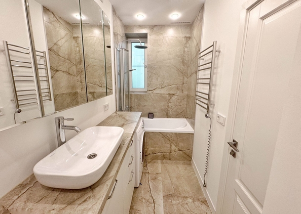 
  Продается 2-комн. квартира, 65 м², Кирова пр-кт, д. 71
. Фото 8.