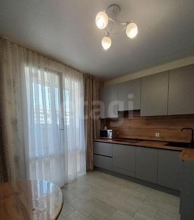 
  Сдается 1-комн. квартира, 35 м², Тюльпановая ул, д. 12
. Фото 2.