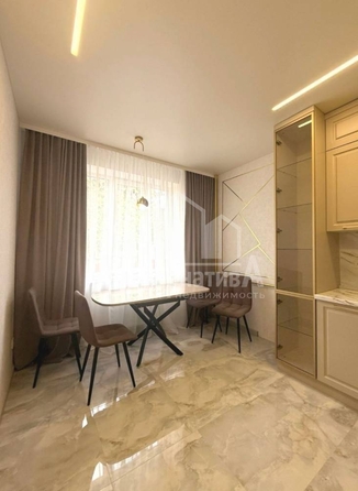 
  Сдается 1-комн. квартира, 40 м², Замковая ул
. Фото 3.