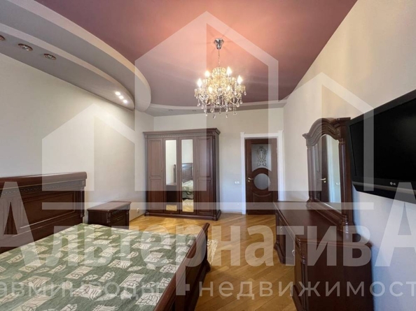 
  Продается 4-комн. квартира, 140 м², Островского ул
. Фото 3.