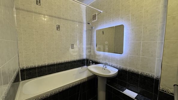 
  Продается 2-комн. квартира, 77 м², Пирогова ул, д. 70
. Фото 12.