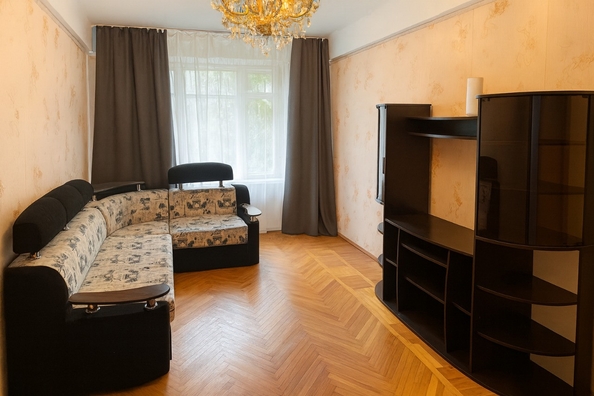 
  Продается 1-комн. квартира, 32.5 м², Юлиуса Фучика ул, д. 6
. Фото 1.