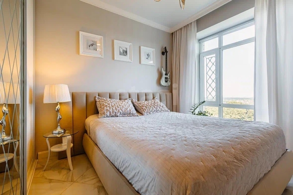 
  Продается 4-комн. квартира, 110 м², Лопырина ул, д. 121
. Фото 6.