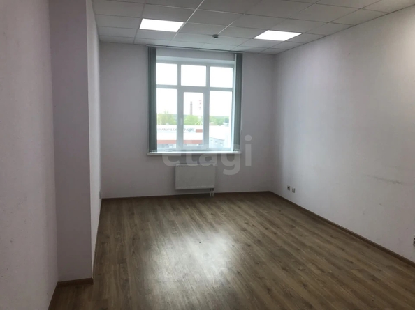 
  Сдается офис 65.9 м². Фото 6.