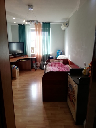 
   Продам 3-комнатную, 68.8 м², Пирогова ул, 28

. Фото 5.