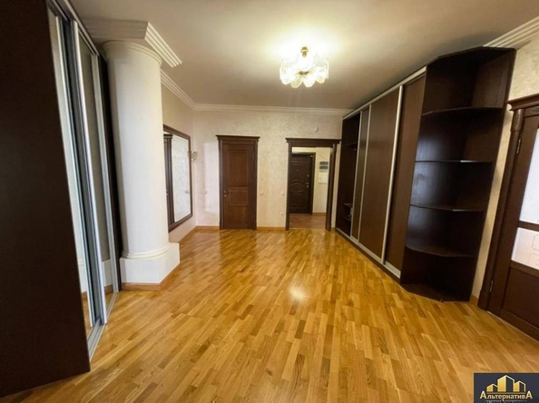 
   Продам 3-комнатную, 180 м², Островского ул

. Фото 6.