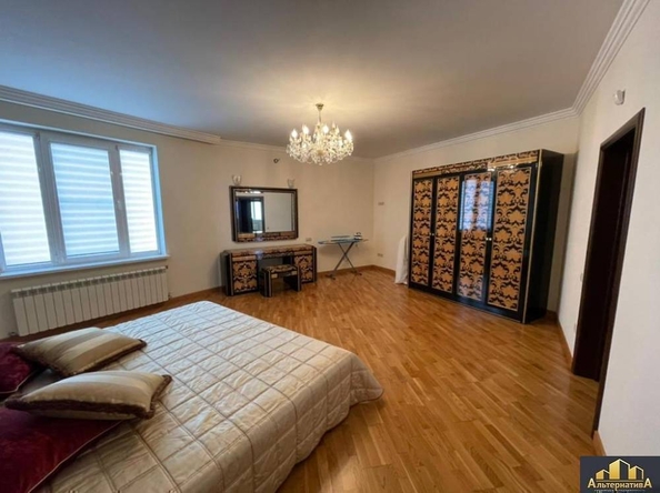 
   Продам 3-комнатную, 180 м², Островского ул

. Фото 13.