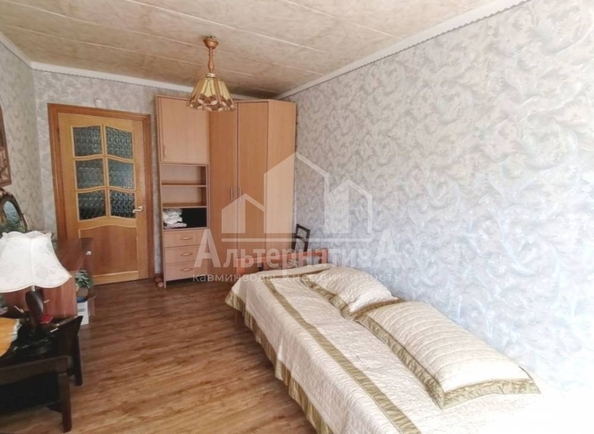 
   Продам 3-комнатную, 64.2 м², Андрея Губина ул

. Фото 4.