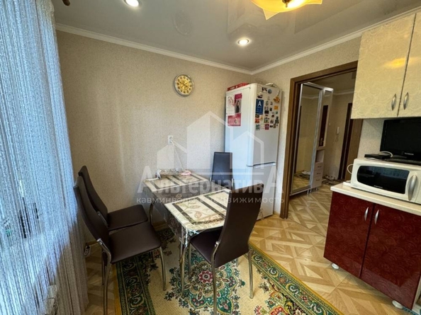 
  Продается 2-комн. квартира, 57 м², Кирова ул
. Фото 2.