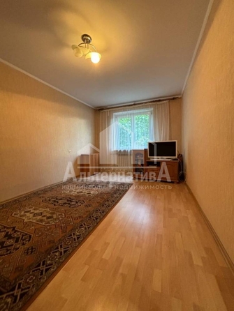 
   Продам 1-комнатную, 38 м², Азербайджанская ул

. Фото 2.