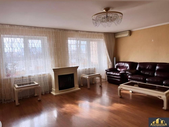 
  Продается 3-комн. квартира, 106 м², Красивая ул
. Фото 1.