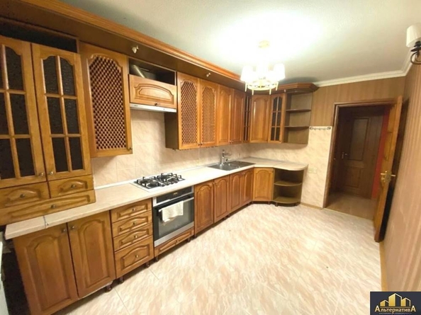 
  Продается 4-комн. квартира, 93.2 м², Широкая ул
. Фото 1.