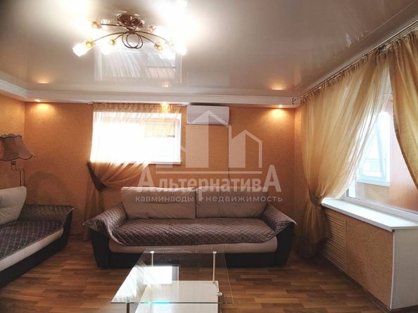 
   Продам 2-комнатную, 52 м², Широкая ул

. Фото 4.