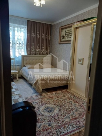 
   Продам 1-комнатную, 36 м², Азербайджанская ул

. Фото 4.