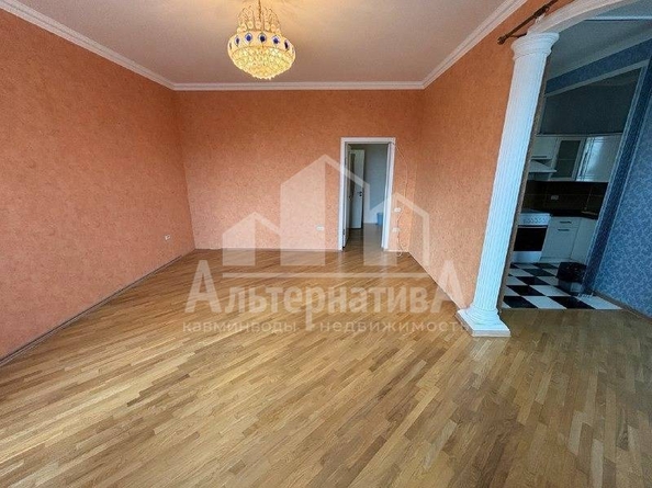 
   Продам 1-комнатную, 54.8 м², Ленинградская ул

. Фото 4.