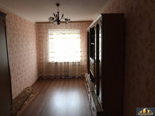 
  Продается 3-комн. квартира, 70 м², Октябрьская ул
. Фото 2.