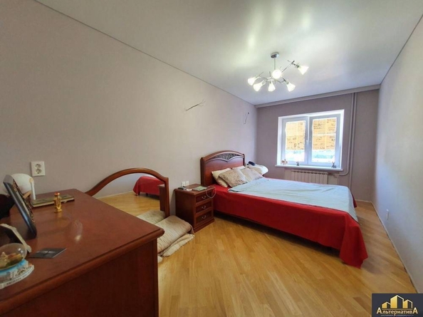 
   Продам 4-комнатную, 155 м², Куйбышева ул

. Фото 11.