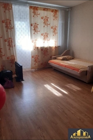 
   Продам 4-комнатную, 101.4 м², Набережная ул

. Фото 2.