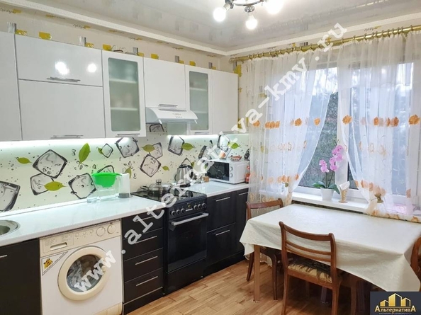 
   Продам 3-комнатную, 78 м², Азербайджанская ул

. Фото 1.