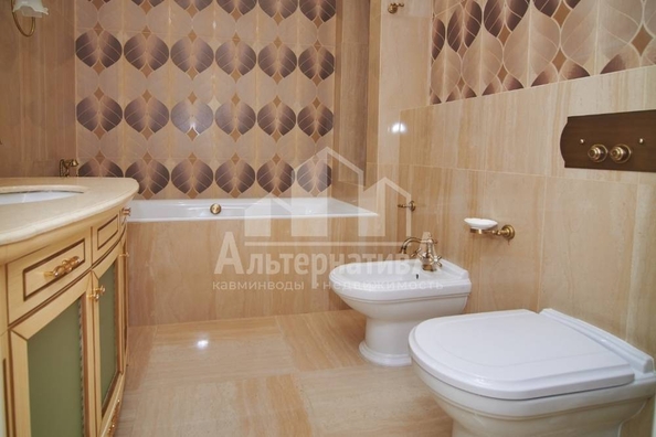 
  Продается 4-комн. квартира, 200 м², Шаумяна ул
. Фото 13.