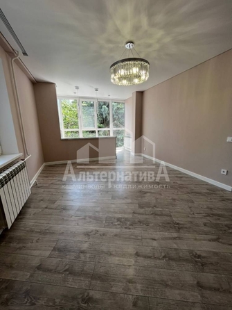 
  Продается 1-комн. квартира, 37 м², Андрея Губина ул
. Фото 1.