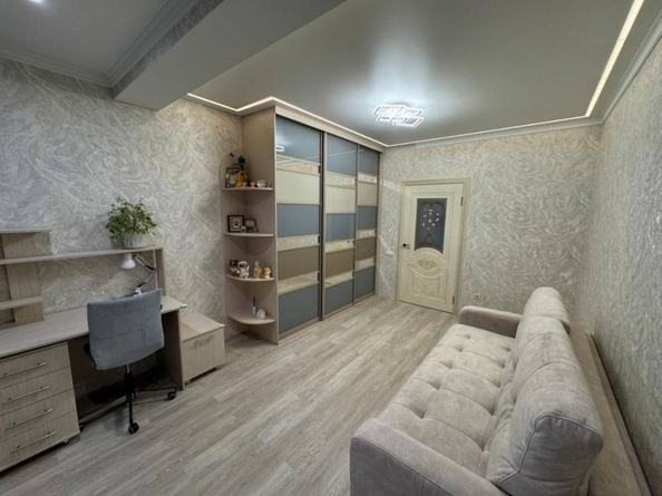 
  Продается 3-комн. квартира, 96.4 м², Замковая ул
. Фото 5.
